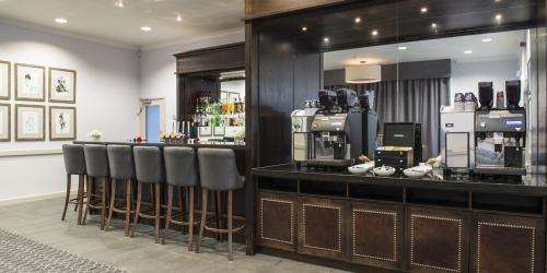 Arden Suite Bar & Coffee Station